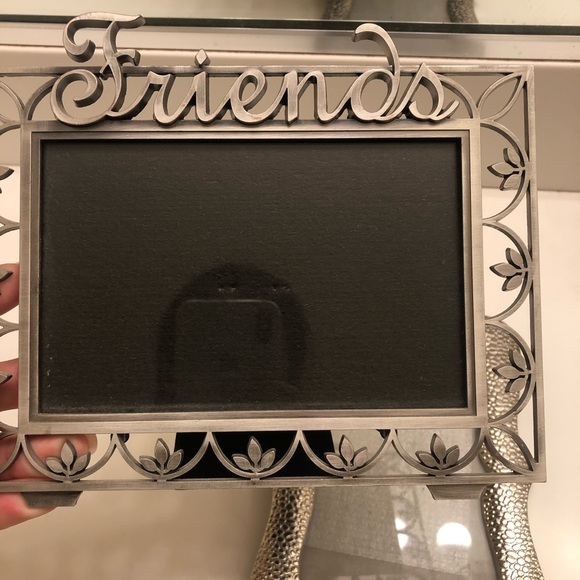 4 picture frames - Picture 5 of 5